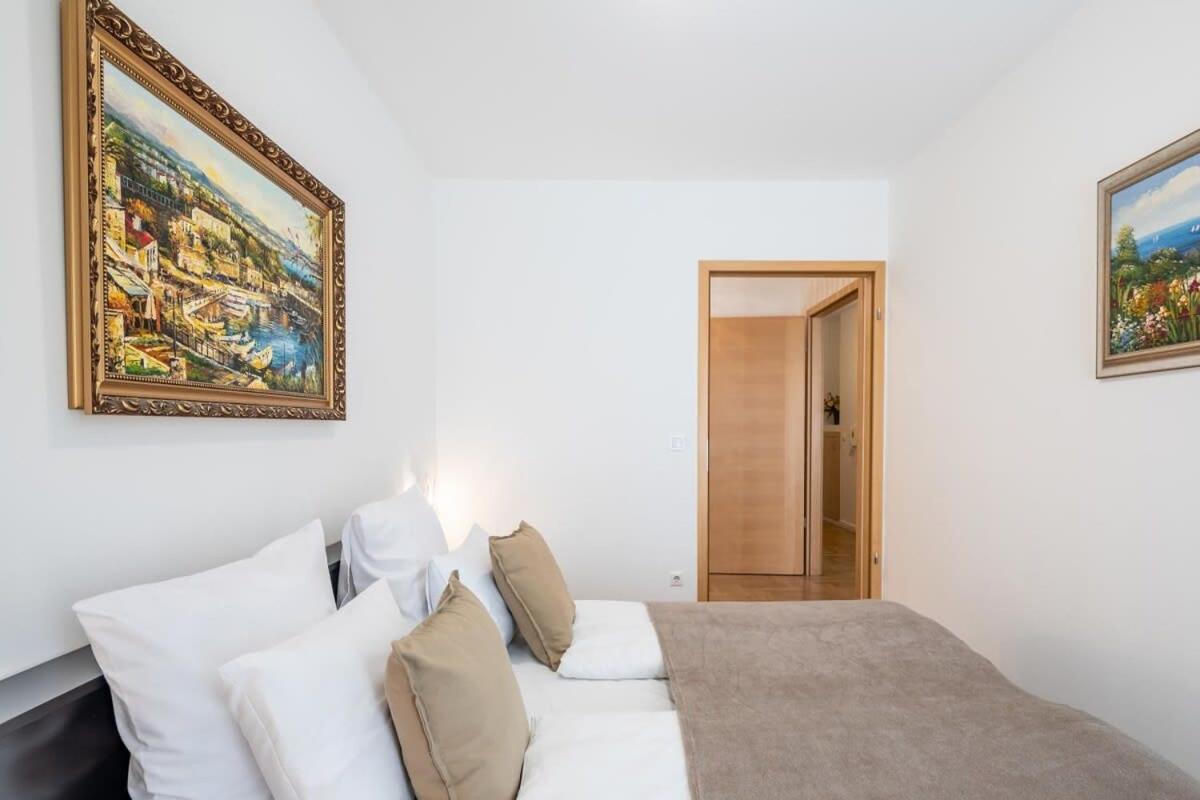 Homey Apartment With Ac And Balcony بودابست المظهر الخارجي الصورة