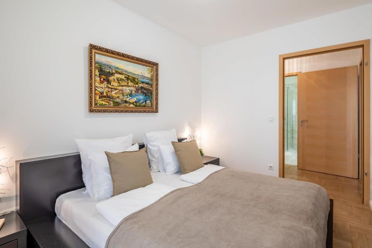 Homey Apartment With Ac And Balcony بودابست المظهر الخارجي الصورة