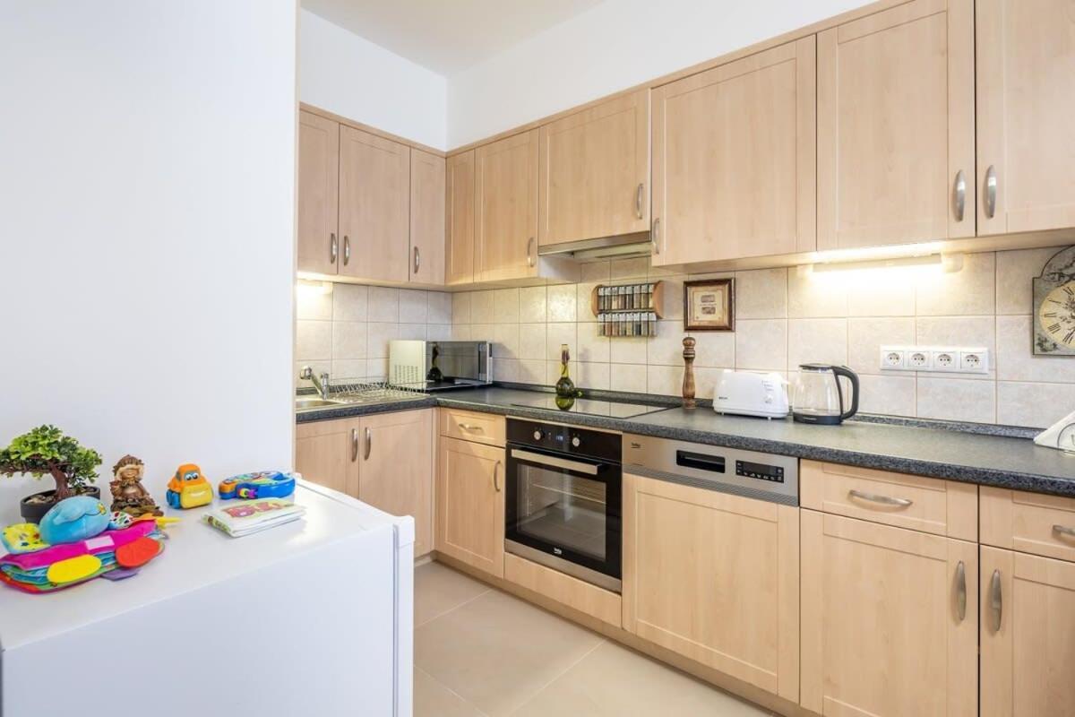 Homey Apartment With Ac And Balcony بودابست المظهر الخارجي الصورة